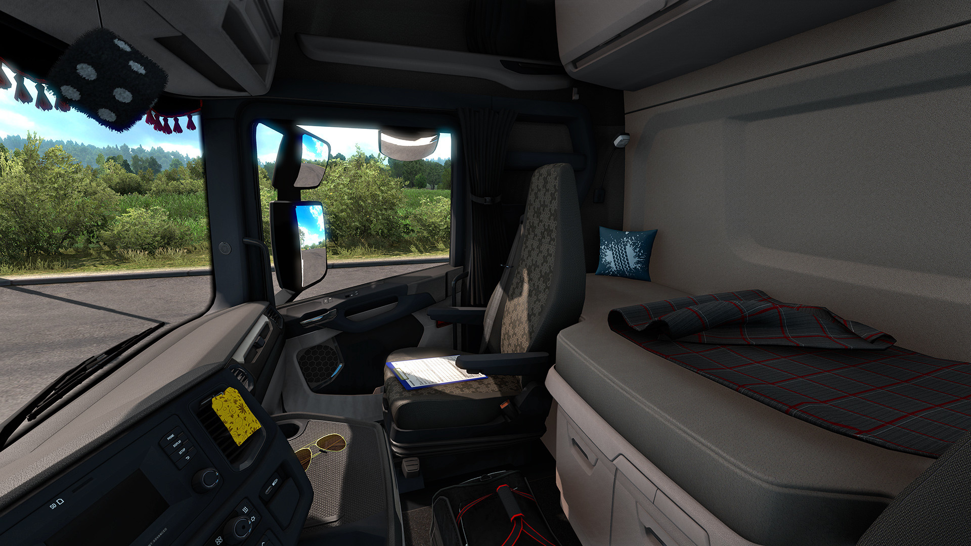 Купить Euro Truck Simulator 2 - Cabin Accessories дешево ключ Steam для PC